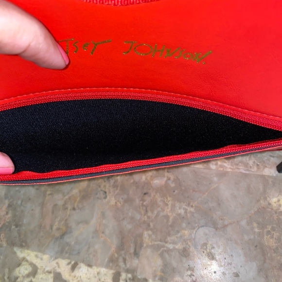 Betsey Johnson Lip-Shaped Red Wristlet - Picture 4 of 8